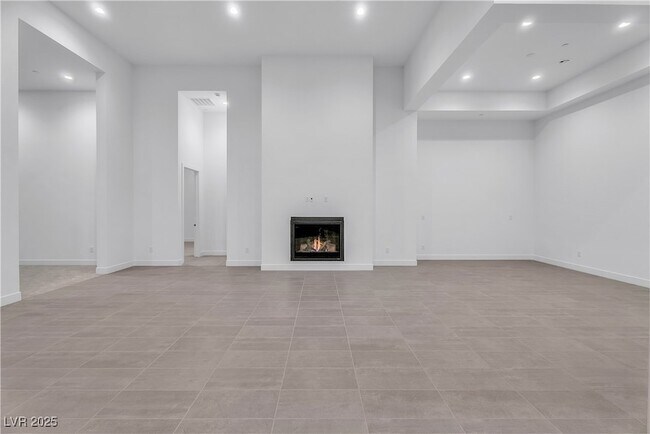 Building Photo - 10739 Agate Clfs Ave