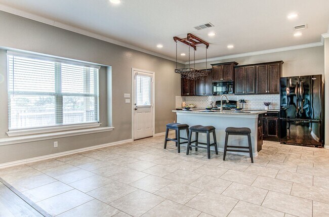Building Photo - 508 Nogales Ln