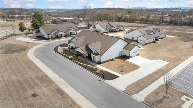 Building Photo - 51 Countryside Cir