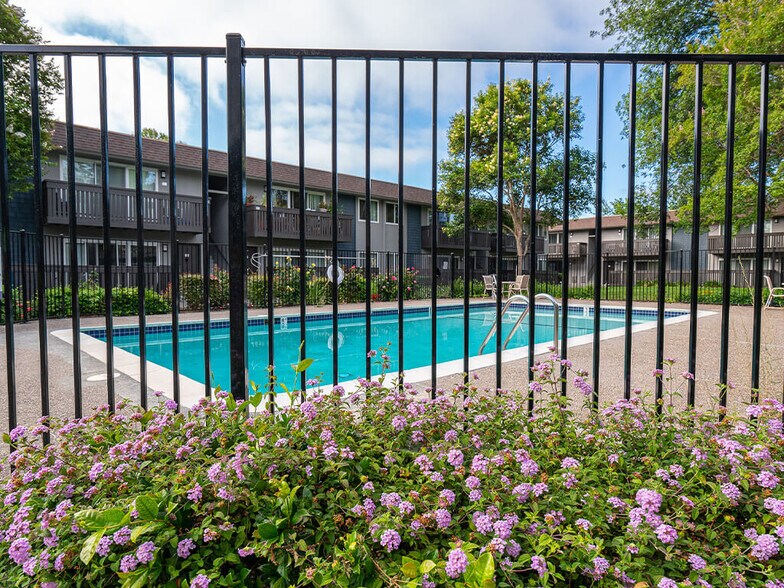 Building Photo - Wyndover Apartment Homes