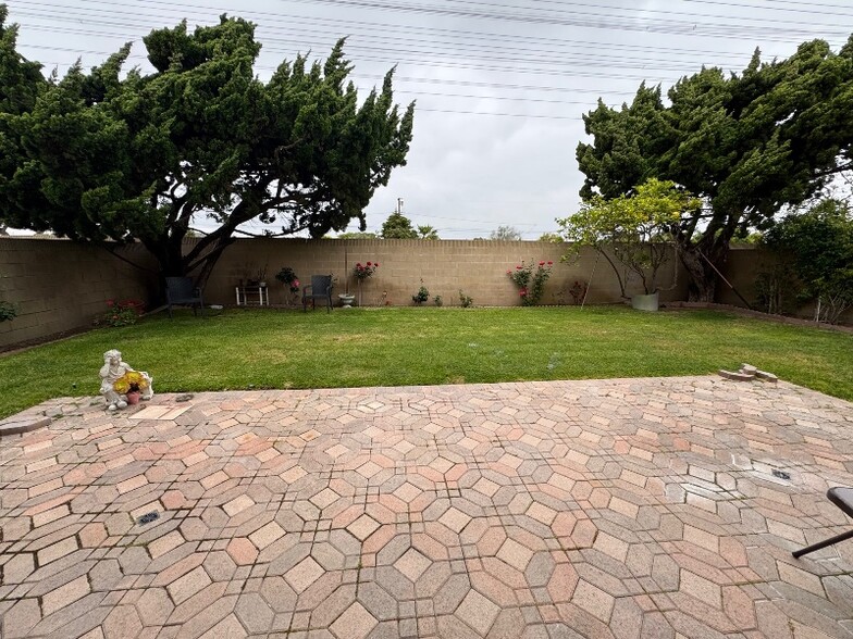 Building Photo - 4035 W 178th St