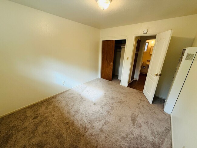 Building Photo - 2505 Kubel Ave