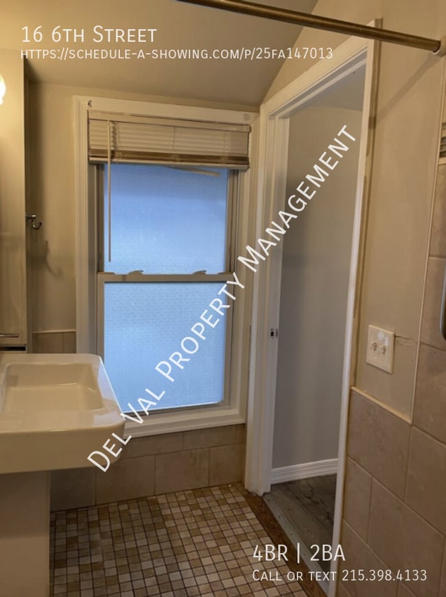 Building Photo - 16 6th St