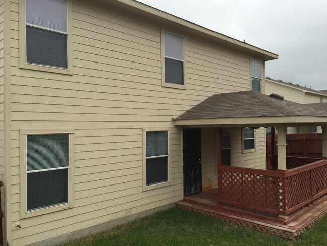 Building Photo - 5123 Fountain Hill