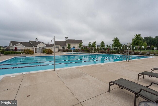 Building Photo - 23603 Hopewell Manor Terrace