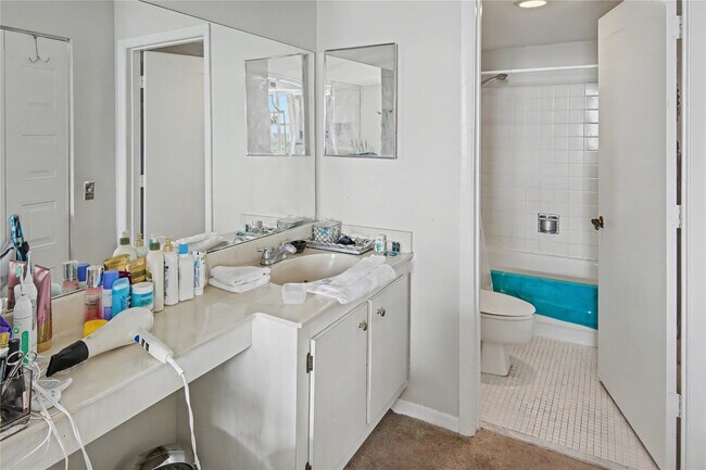 Building Photo - 1010 S Ocean Blvd