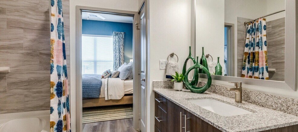 Building Photo - 8589 Stacy Rd