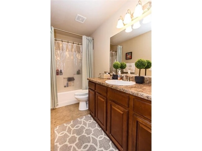 Building Photo - Great 3 Bedroom home in Fayetteville! Convenient to UofA and I-49!