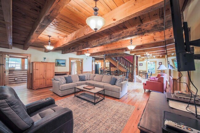 Building Photo - 195 Black Bear Dr