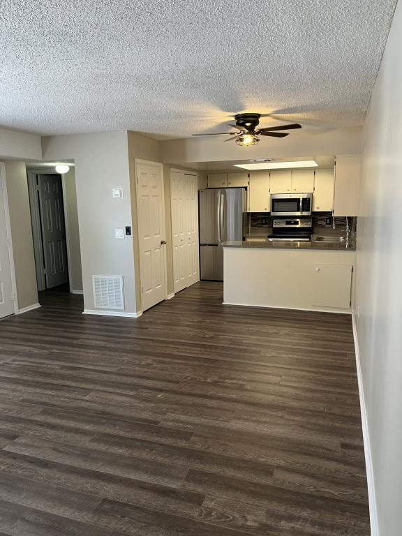 Building Photo - 143 Windtree Ln