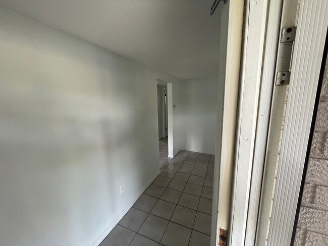 Building Photo - 2/1.5/1 New Port Richey