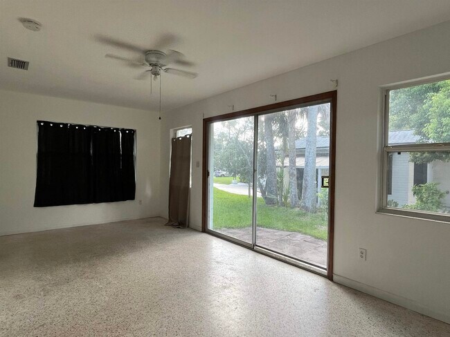 Building Photo - 58 Riberia St