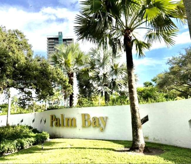 Building Photo - 780 NE 69th St