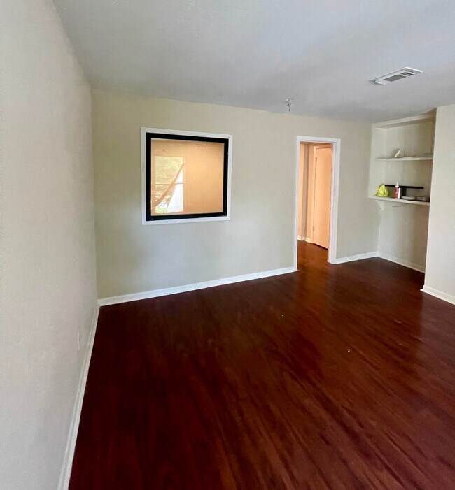 Building Photo - 20313 Sunny Shores Dr