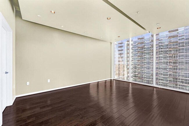 Building Photo - 5925 Almeda Rd