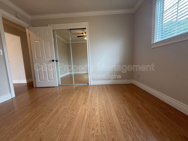 Building Photo - 476 Ferris Ave