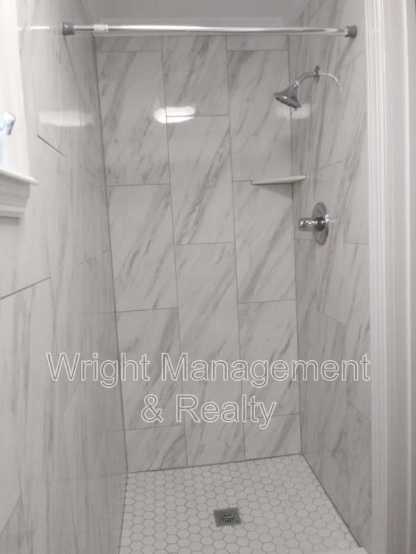 Building Photo - 3233 Finch Dr