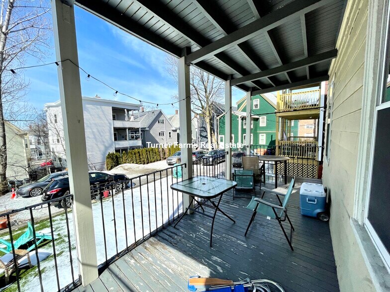 Building Photo - 38 Cherry St