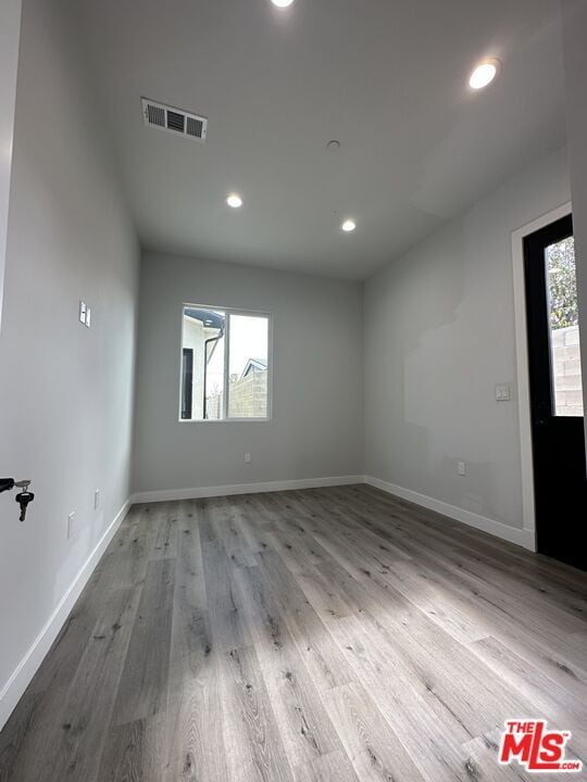 Building Photo - 6829 Bellaire Ave