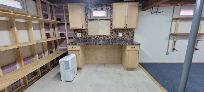 Craft or hobbyist area - 203 Buckley Blvd