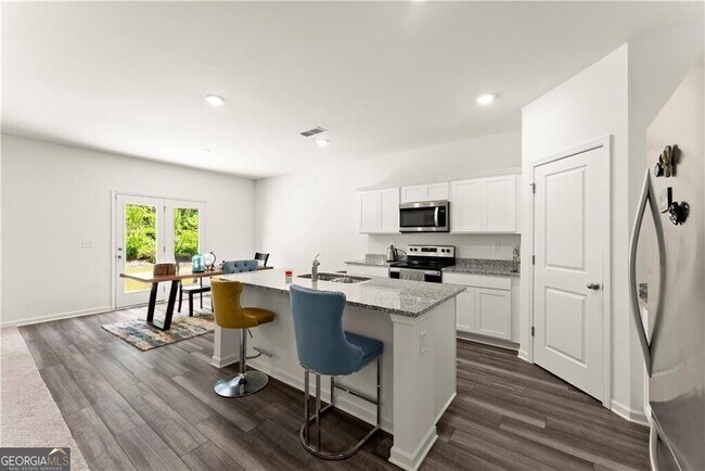 Building Photo - 157 Colbury St