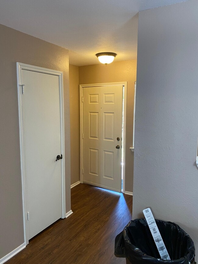 Building Photo - 2800 Longmire Dr