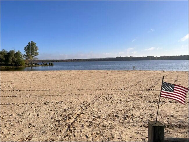 Building Photo - 5 Masters Trail