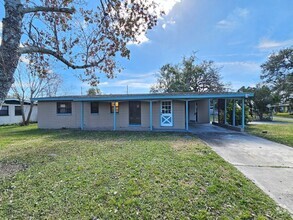 Building Photo - AMAZING 3 Beds 2 Baths in Lakeland 1,224 s...