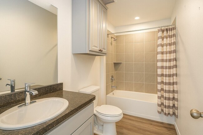 Building Photo - 5611 Simcrest Grove Dr