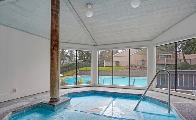 Building Photo - Charming 3-Bed Condo in Quail Run | Pool, ...
