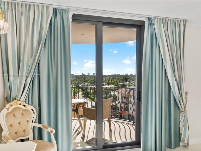 Building Photo - 8877 Collins Ave