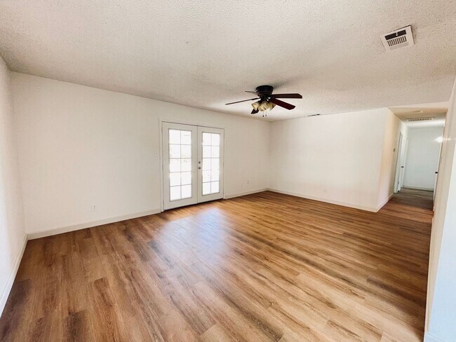 Building Photo - WELCOME TO YOUR NEXT CHAPTER IN FRESNO!