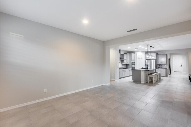 Building Photo - 7308 W Tombstone Trail