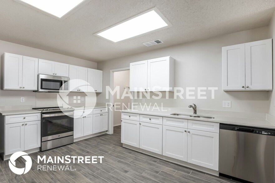 Building Photo - 6839 Flaming Ridge Dr
