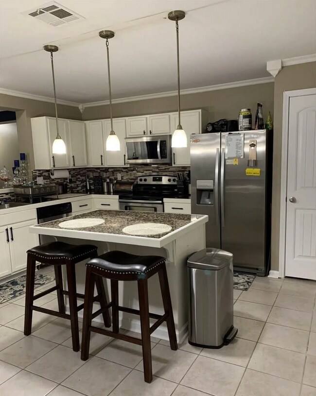 Building Photo - Luxurious 3 bedroom 2 bath home in the Heart of Baton Rouge!