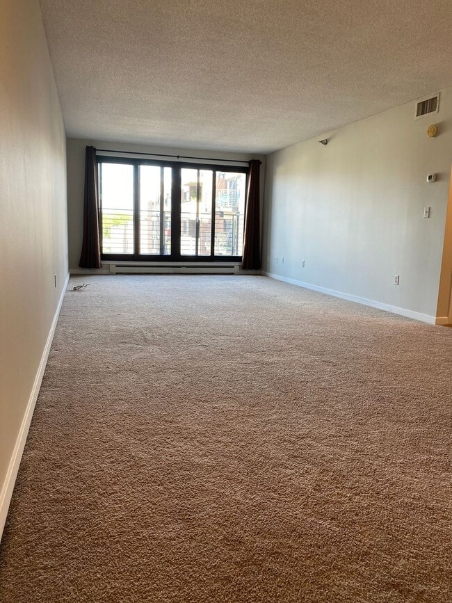 Building Photo - 52 Groveland Terrace