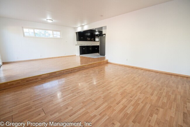 Building Photo - 2211 Pacific Ave