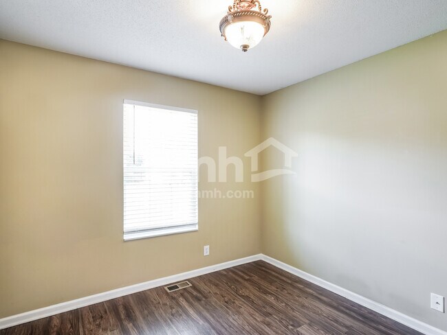 Building Photo - 3494 Sandpiper Dr