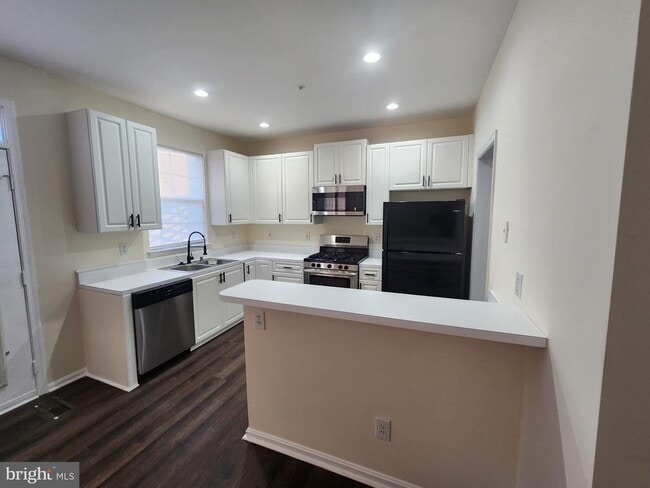 Building Photo - 14120 Silver Teal Way