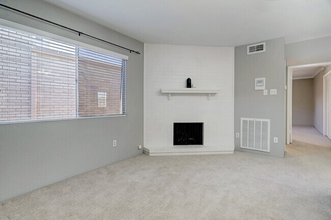 Building Photo - 1115 Augusta Dr