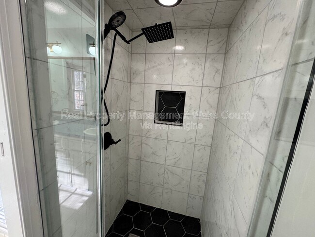 Building Photo - 116 Kendlewick Dr