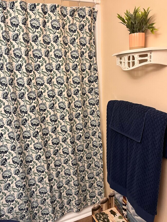 Bathroom - 4220 Crystal Ct