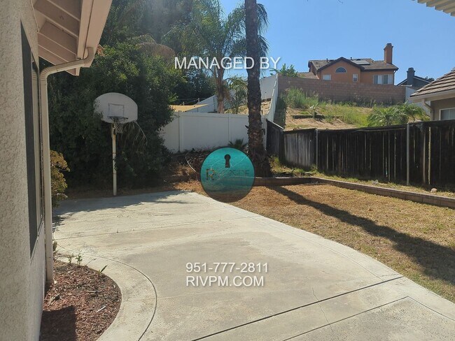 Building Photo - Spacious 3-Bed, 3-Bath Home in Riverside
