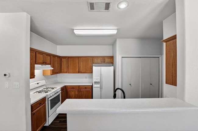 Building Photo - 2831 Southampton Way