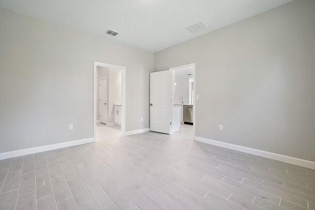 Building Photo - Modern New Home for Rent with Bonus Room in North Port