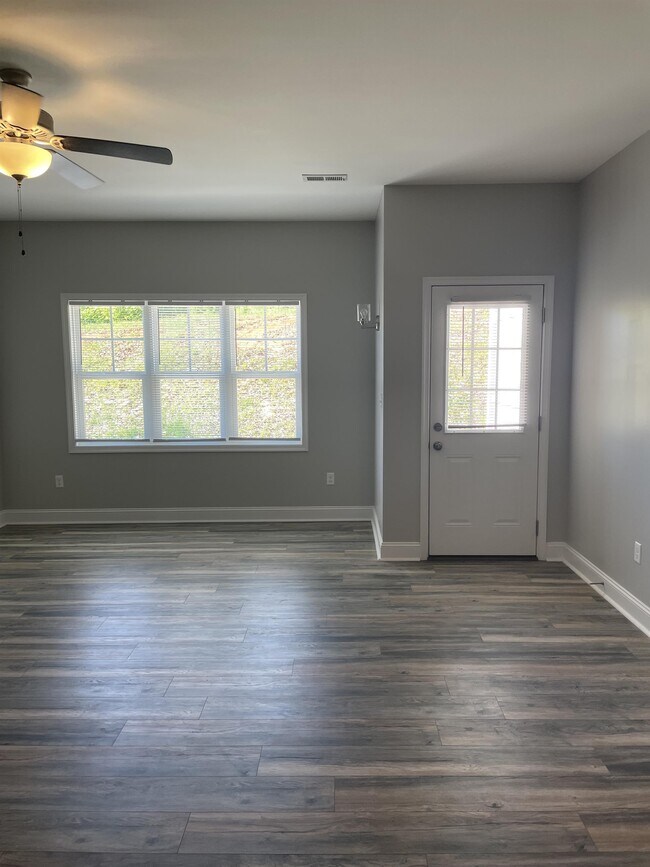 Building Photo - 1179 Commonwealth Cir