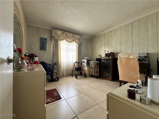 Building Photo - 2300 Pardee Pl