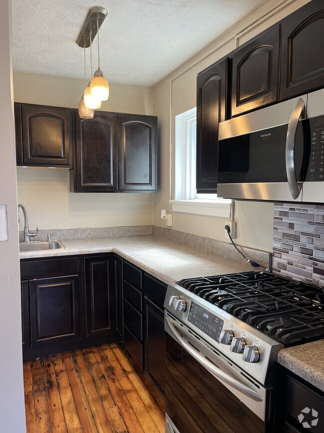 Building Photo - 1630 H St