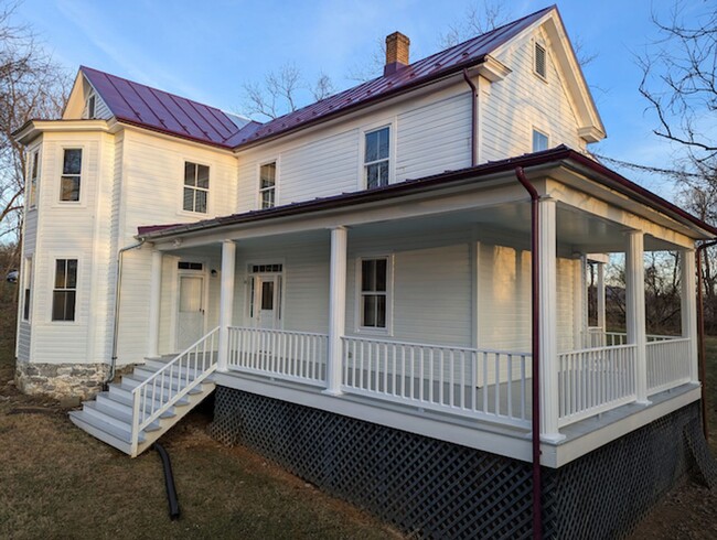 Building Photo - Beautifully Restored Home in Clarke County