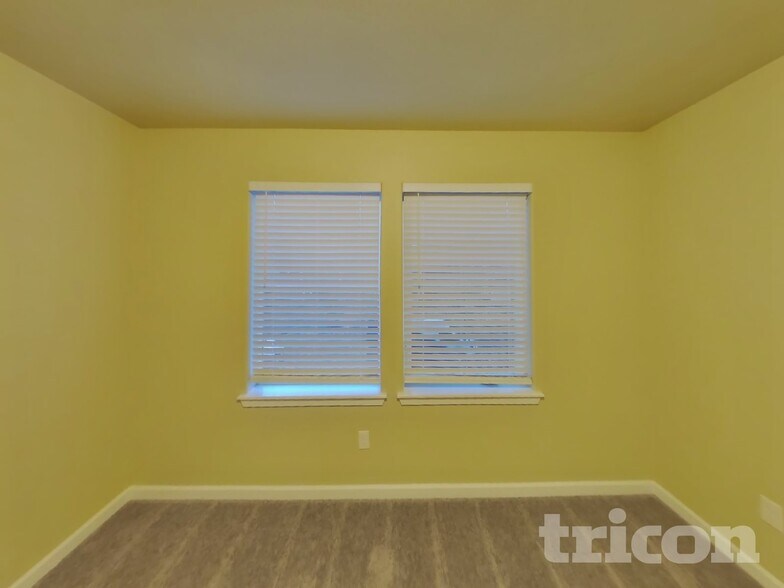 Building Photo - 4707 Natalee Dr SE